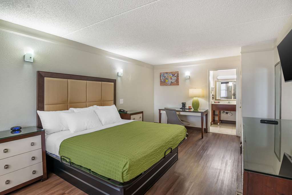 Econo Lodge Richmond North Chesterfield - photo 18