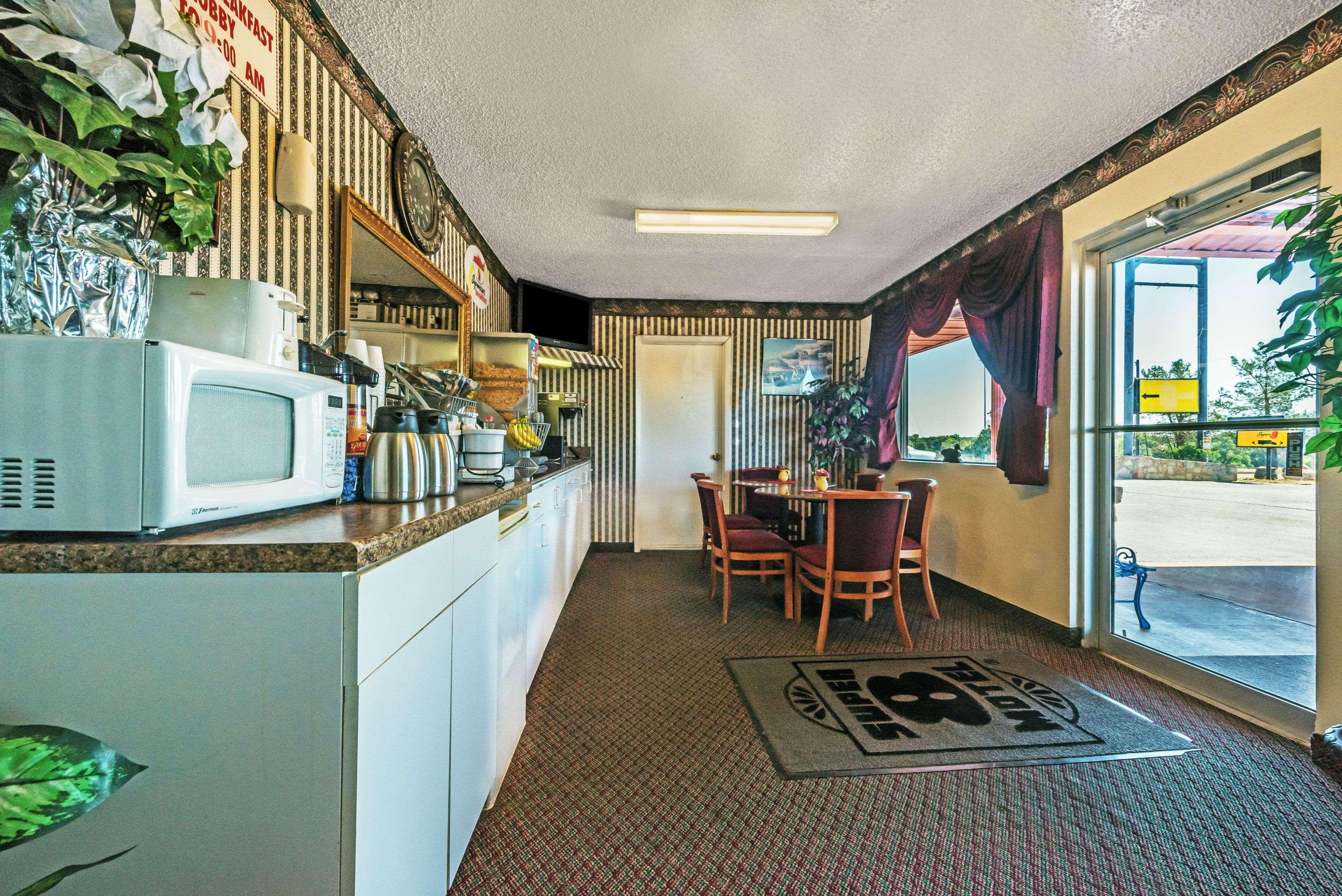 Super 8 by Wyndham Eastland - photo 15