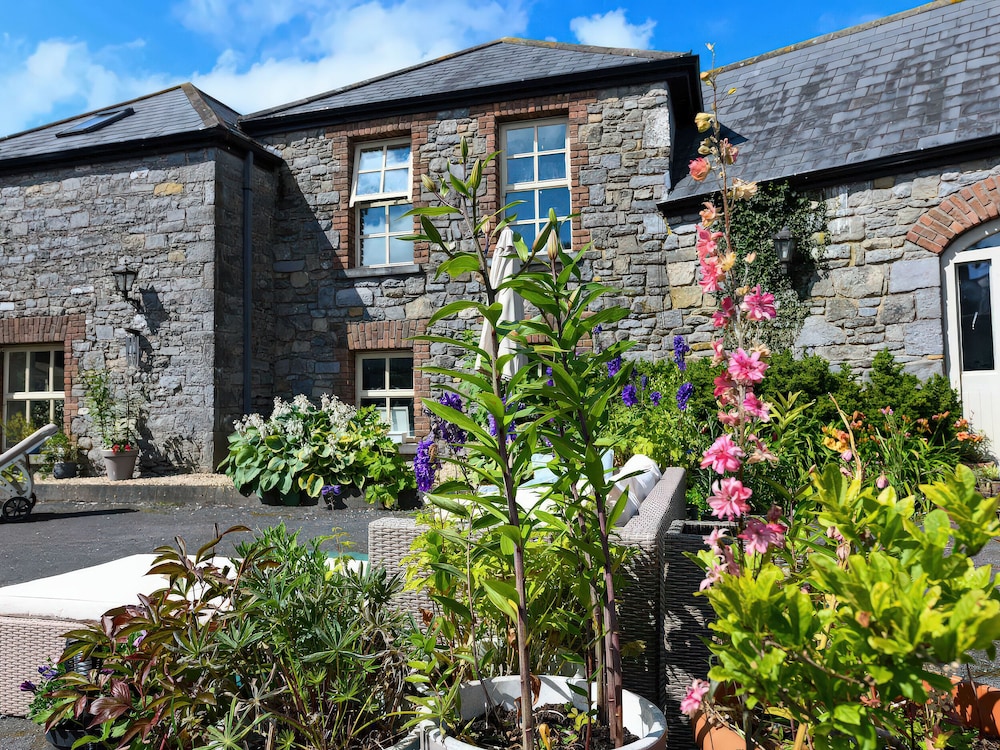 Coach House — 4-Star Luxury Hotel in Portlaoise, Republic of Ireland
