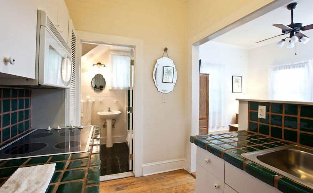 Island City House Hotel - photo 18