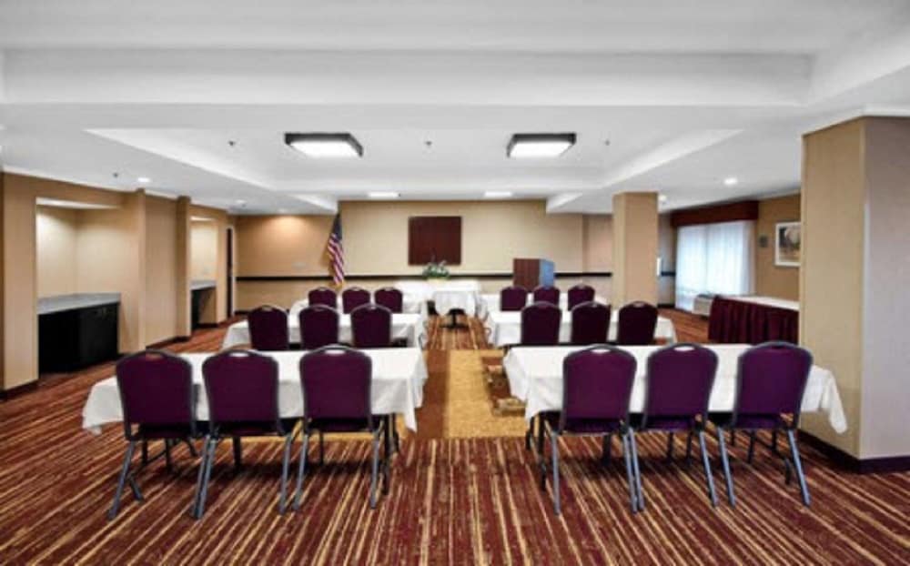 Hampton Inn Asheboro - photo 40