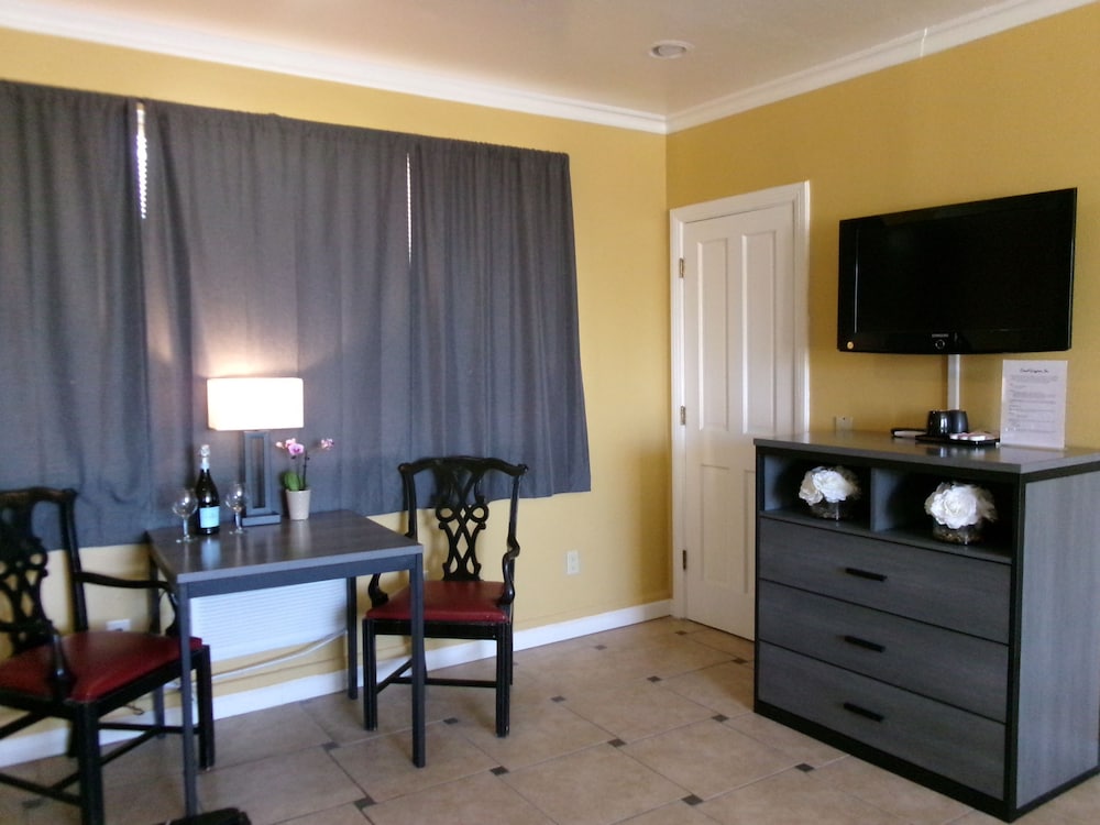 Carmel Wayfarer Inn - photo 16