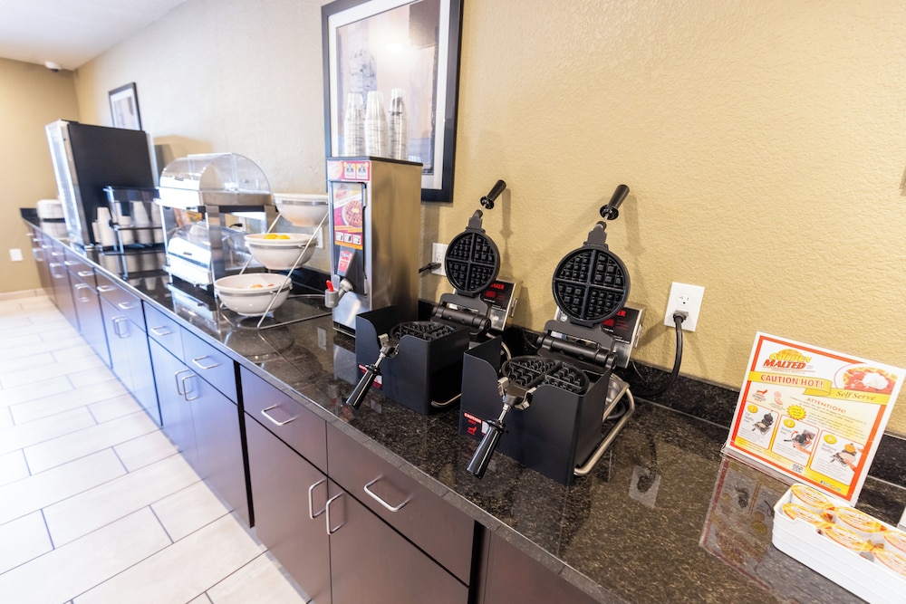 Cobblestone Inn & Suites Winters - photo 83