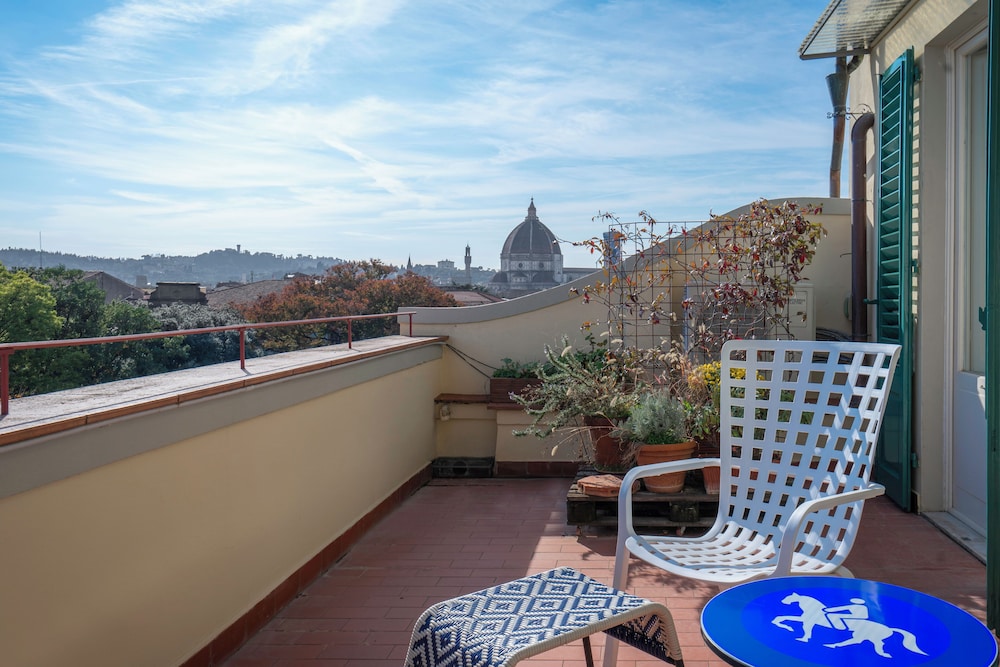 Orto Botanico Apartment With Terrace And Dome View Florence — 4-Star Luxury Hotel in Florence, Italy