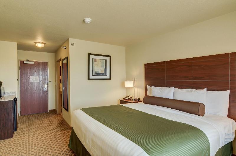 Cobblestone Inn & Suites Eaton - photo 17