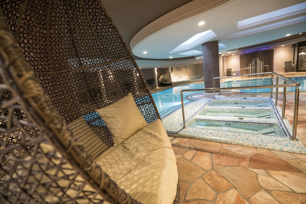 Hotel Ideal Park — 4-Star Luxury Hotel in Laives, Italy
