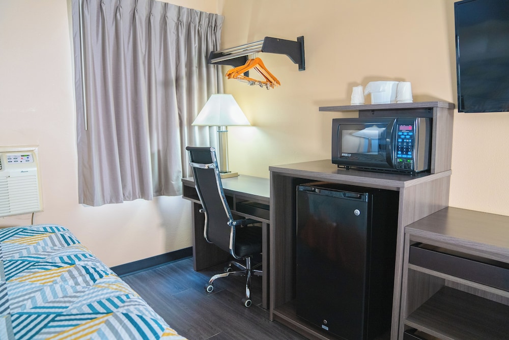 Motel 6 Litchfield IL - photo 15
