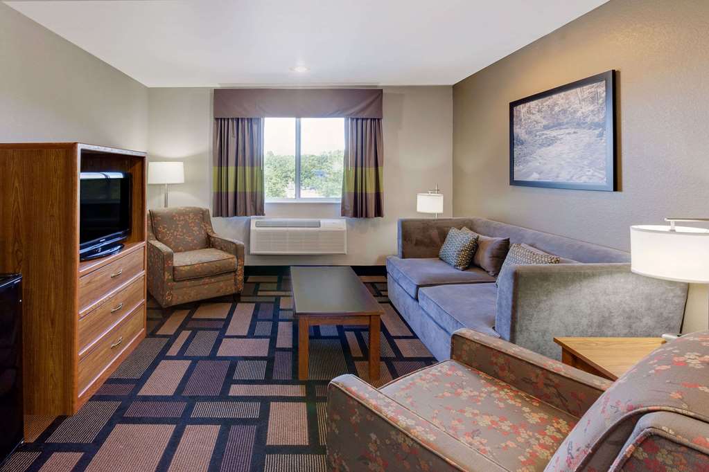 Super 8 by Wyndham Akron S Green Uniontown OH - photo 14