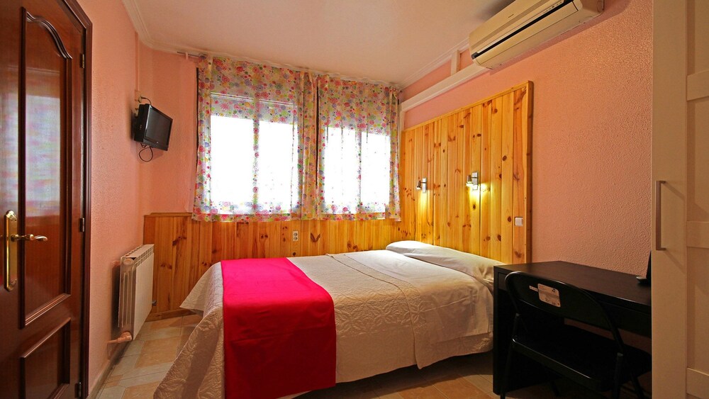 Hostal Casa Bueno Madrid hotel