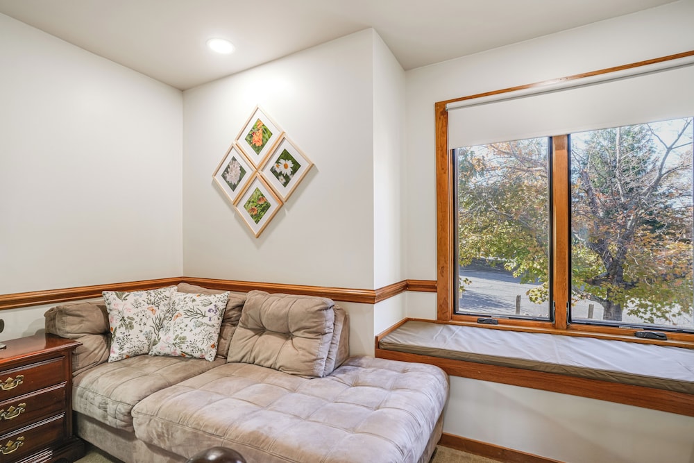 1 Mi to Wintergreen Resort Mtn View Condo - photo 19