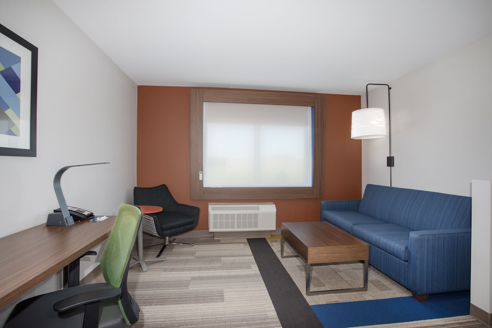 Holiday Inn Express & Suites Sioux City North Event Center by IHG - photo 14