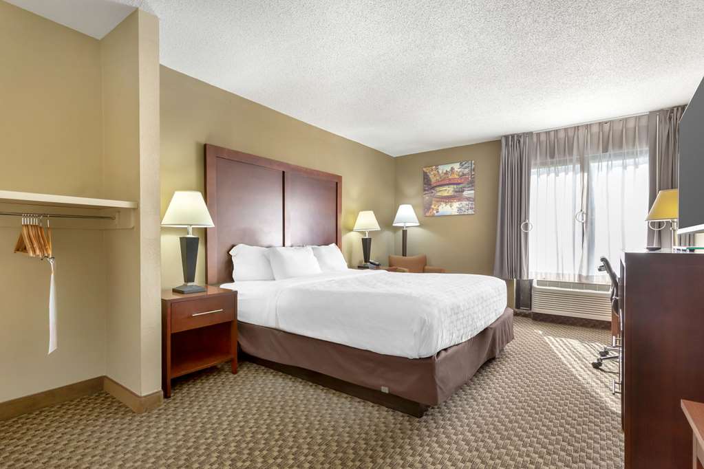 Clarion Pointe Durham Research Triangle Park - photo 21