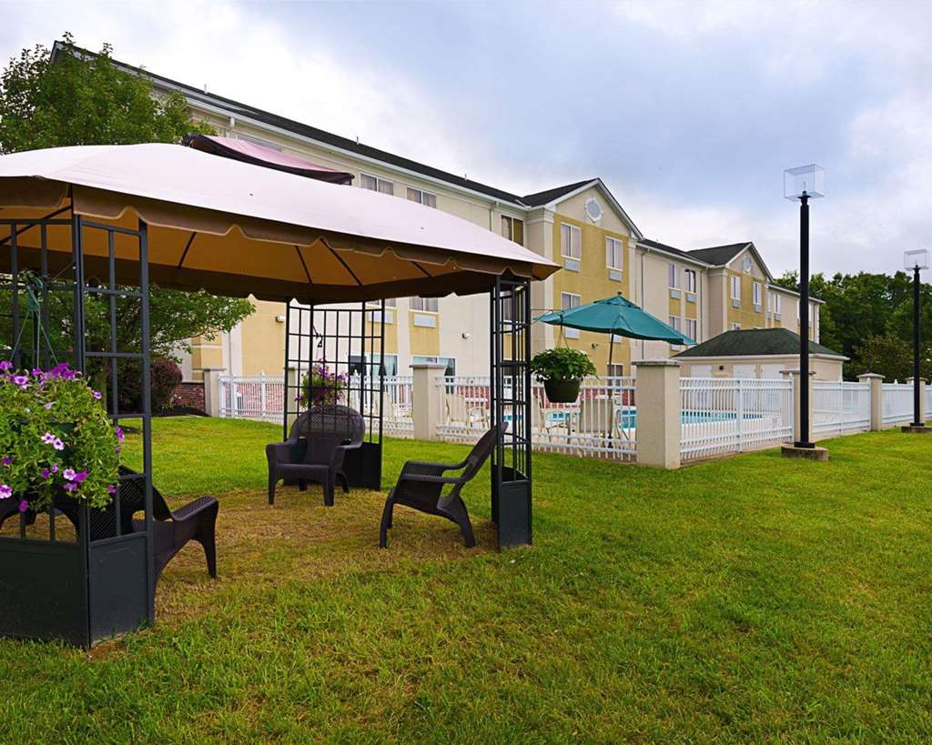 Quality Inn Spring Mills Martinsburg North - photo 33