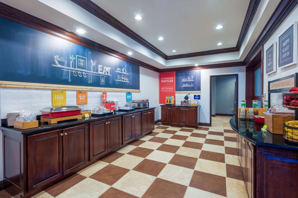 Hampton Inn London North - photo 27