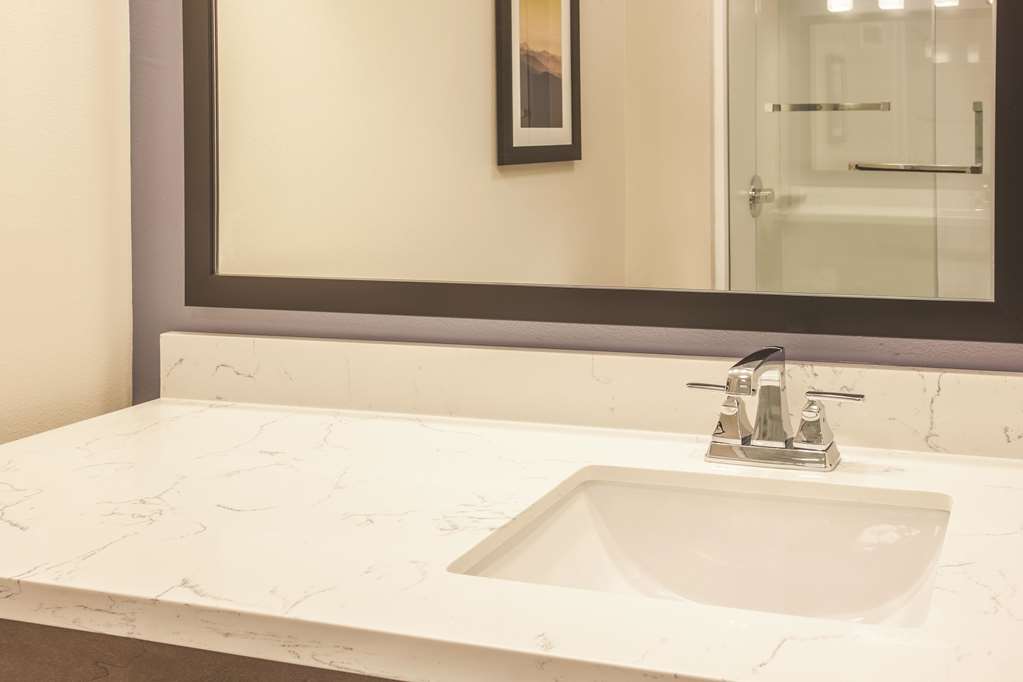 La Quinta Inn & Suites by Wyndham Morgan Hill San Jose South - photo 21