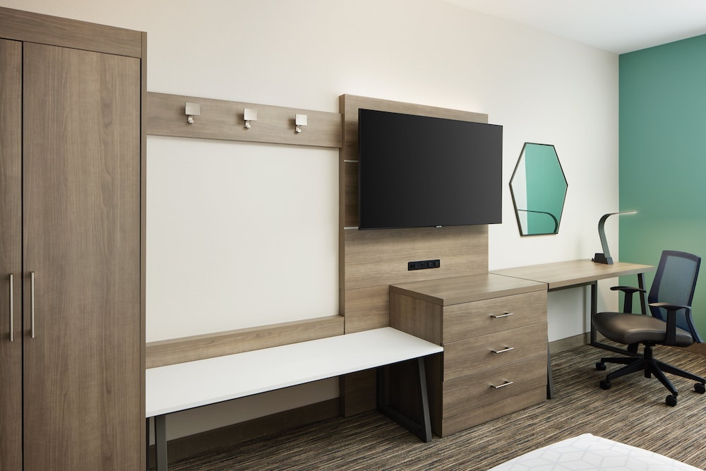Holiday Inn Express & Suites Gulf Breeze Pensacola Area By Ihg - photo 8