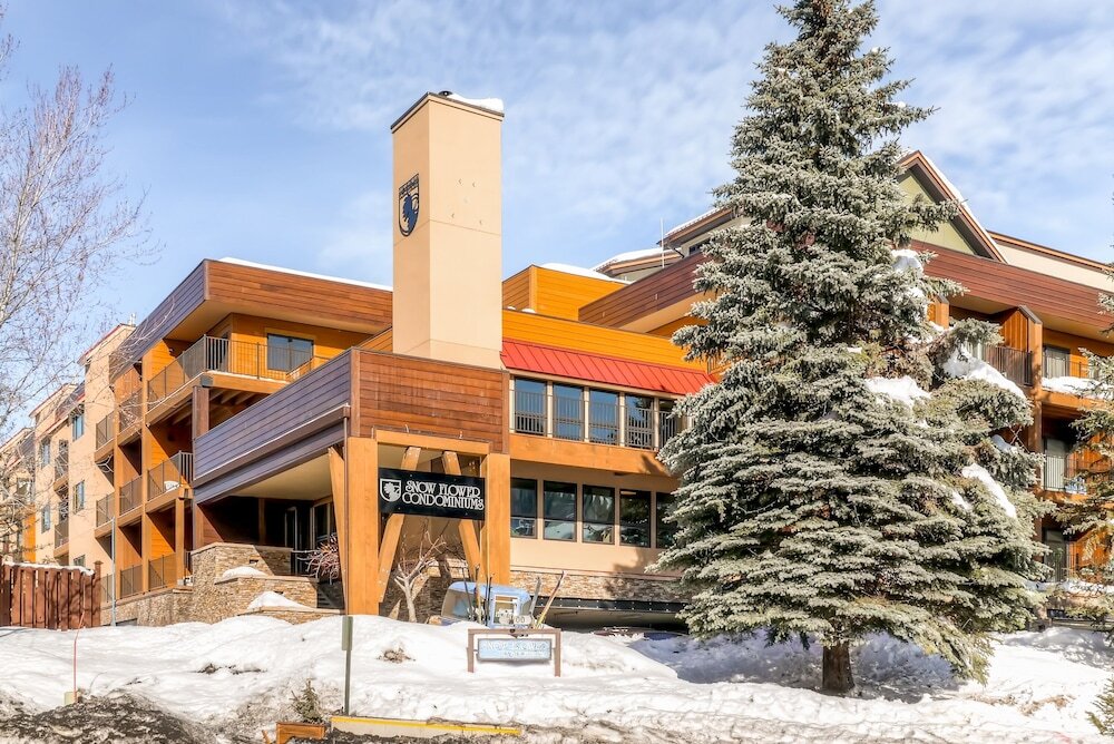 Snow Flower Condos — 4-Star Luxury Hotel in Steamboat Springs, United States