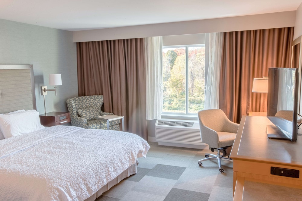 Hampton Inn by Hilton Amesbury - photo 7
