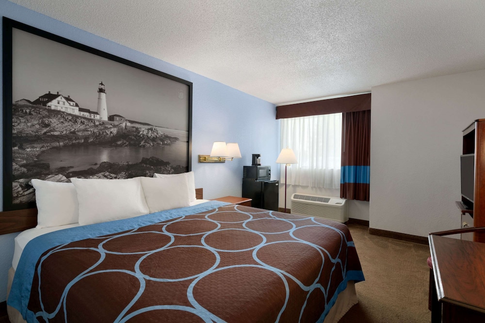 Super 8 by Wyndham Portland ME - photo 9