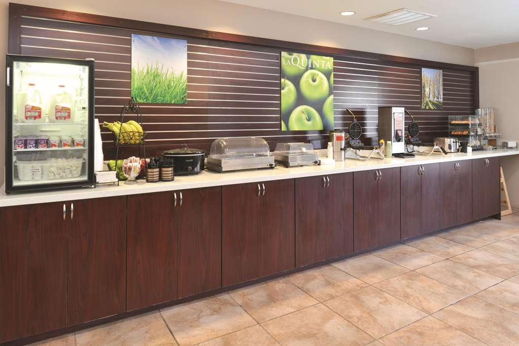 La Quinta Inn & Suites by Wyndham Ruidoso Downs - photo 52