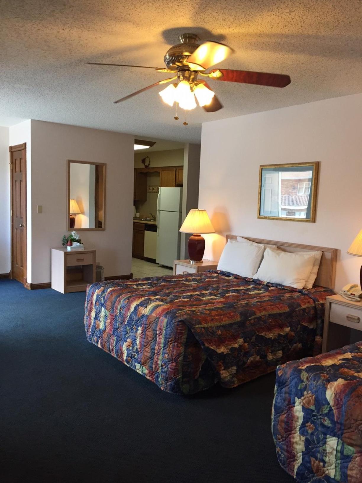 Twelve Oaks Inn - photo 11