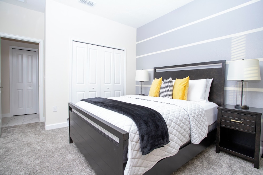 Gorgeous 5 Bd Home Close to Disney Storey Lake Resort 2734 - photo 6