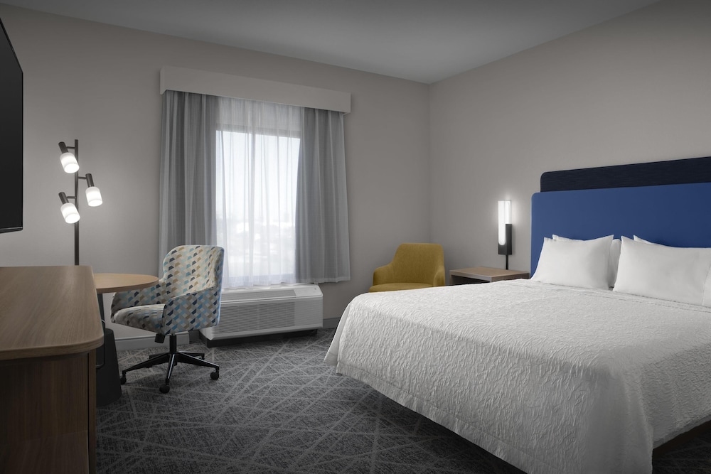 Hampton Inn & Suites Laurel MS - photo 17