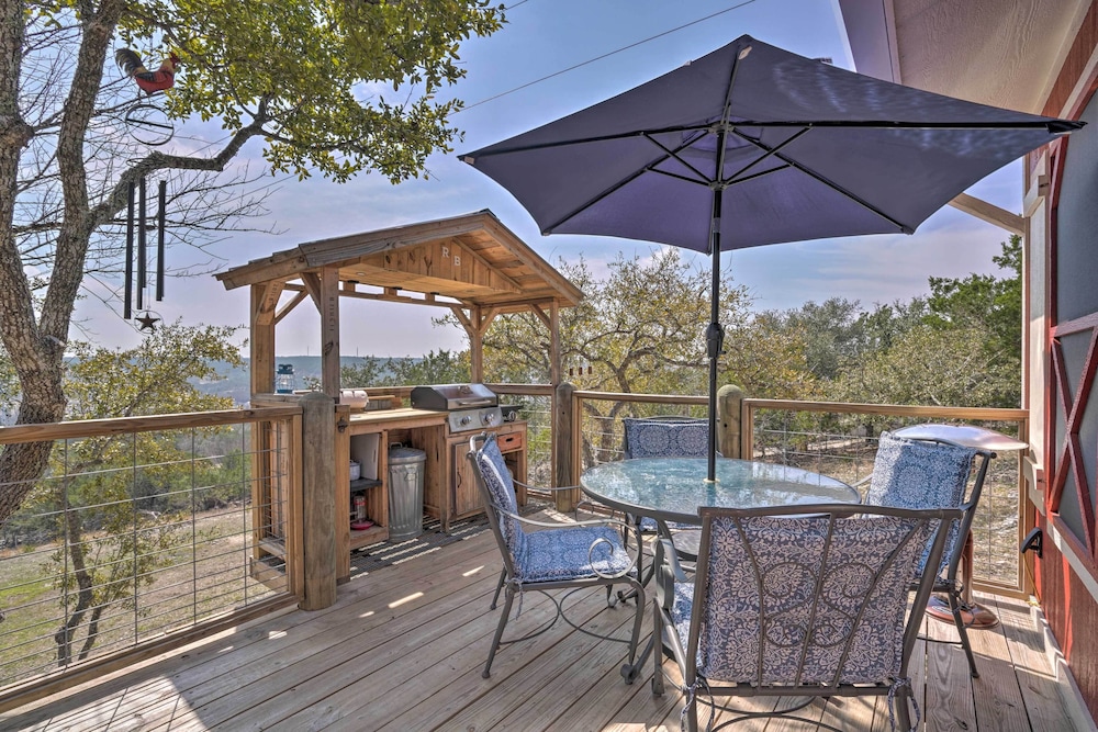 Kerrville Converted Barn Tiny Home W Kayaks 17227931 — Kerrville