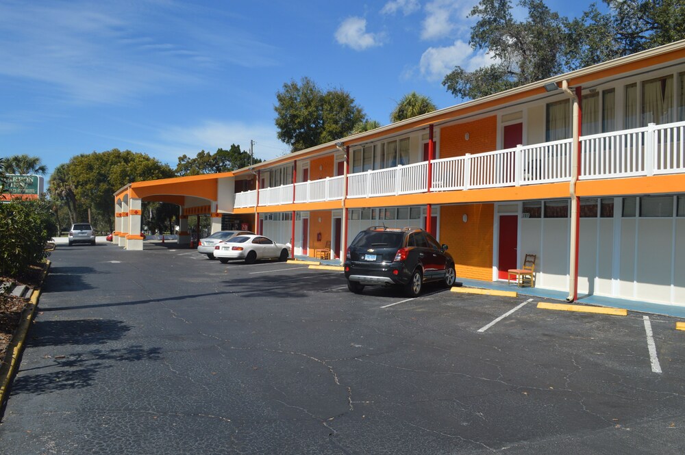 Tarpon Inn - photo 82
