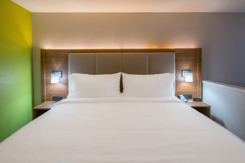 Holiday Inn Express & Suites N Waco Area West by IHG - photo 14