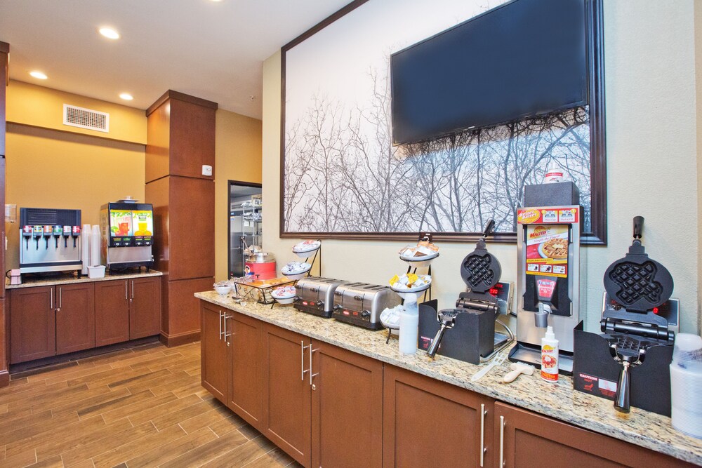 Staybridge Suites Austin South Interstate Hwy 35 by IHG - photo 41