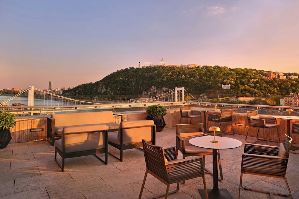 מזון ומשקאות