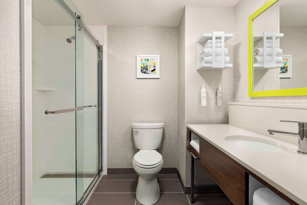 Hampton Inn & Suites Oroville - photo 16