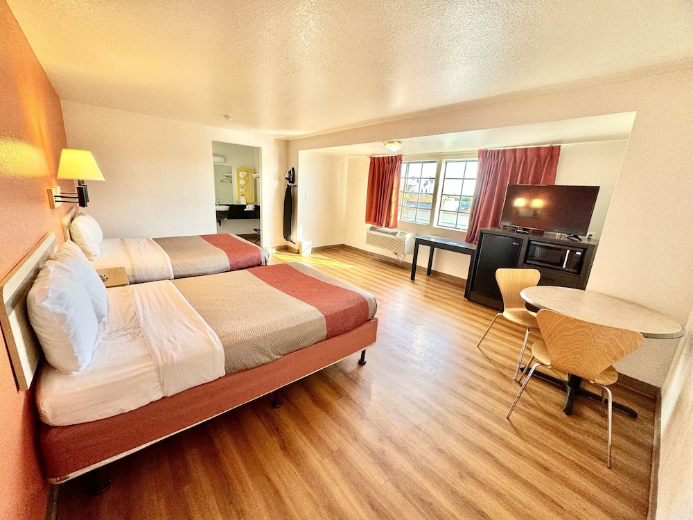 Studio 6 Suites Bellflower Ca Los Angeles - photo 6
