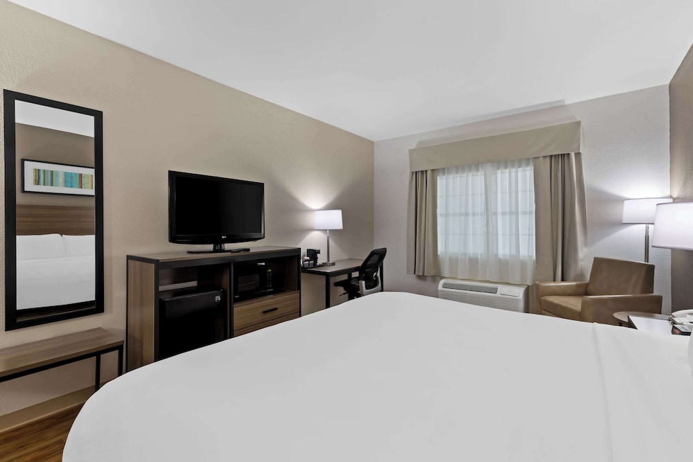 Quality Inn Fayetteville near Historic Downtown Square - photo 10