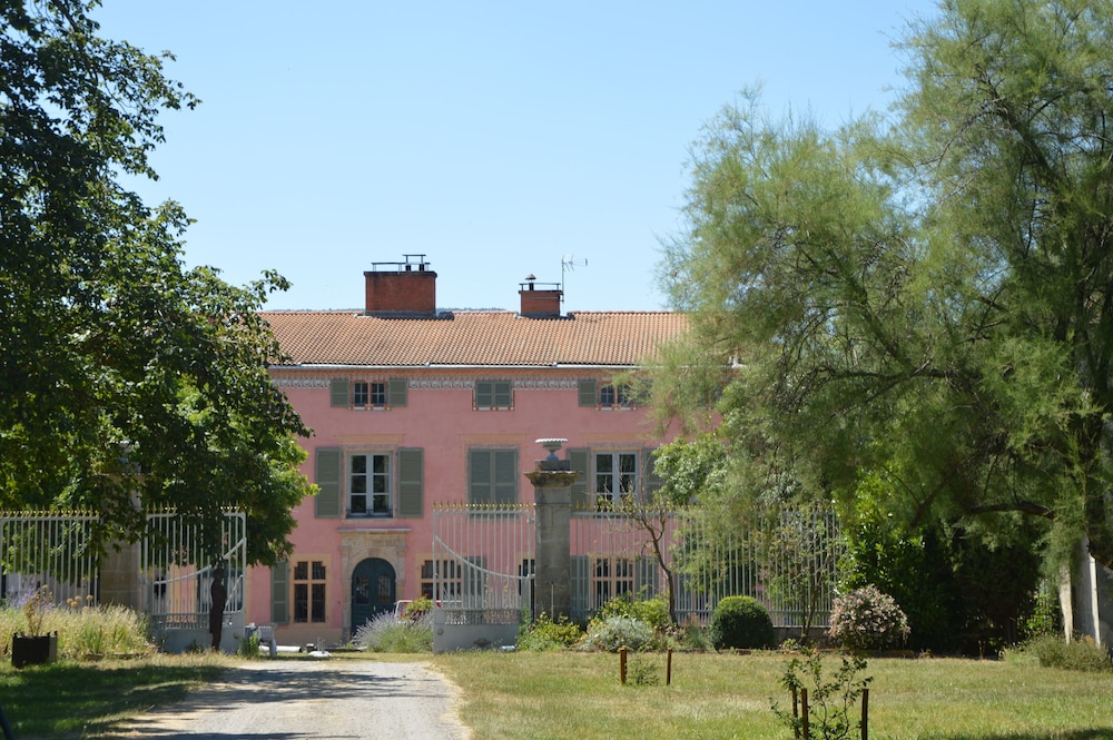 Domaine De Chalaniat — Veyre Monton