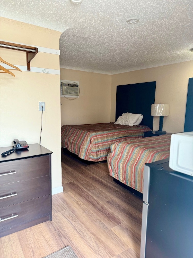 Gratiot View Motel - photo 24