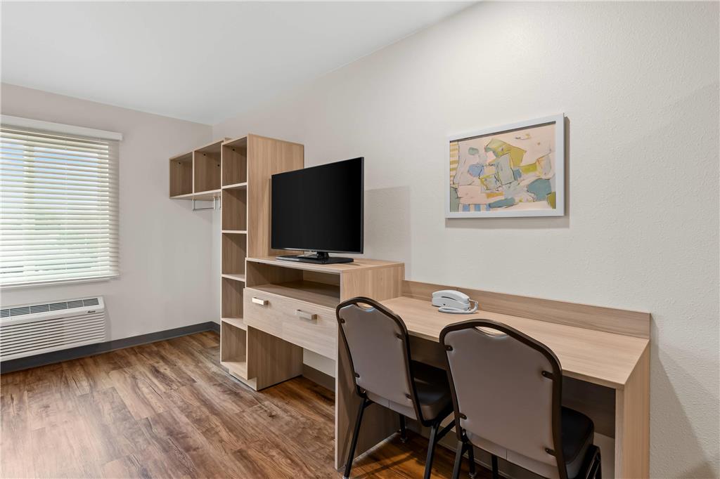 WoodSpring Suites Richmond Airport - photo 21