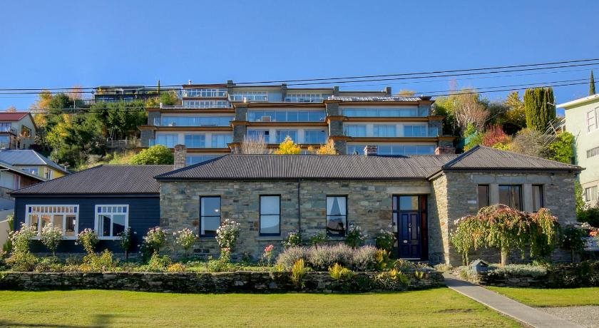 Historic Stone House — 4-Star Luxury Hotel in Queenstown, New Zealand
