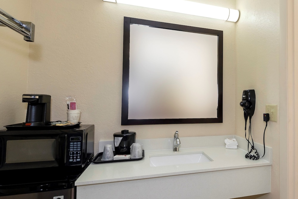 Red Roof Inn Ellenton Bradenton NE - photo 26