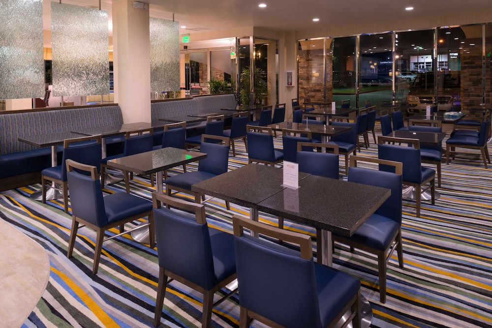 Holiday Inn Express & Suites Pasadena Los Angeles by IHG - photo 46