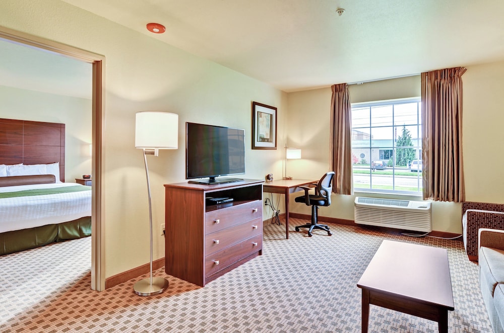 Cobblestone Inn & Suites Ambridge - photo 13