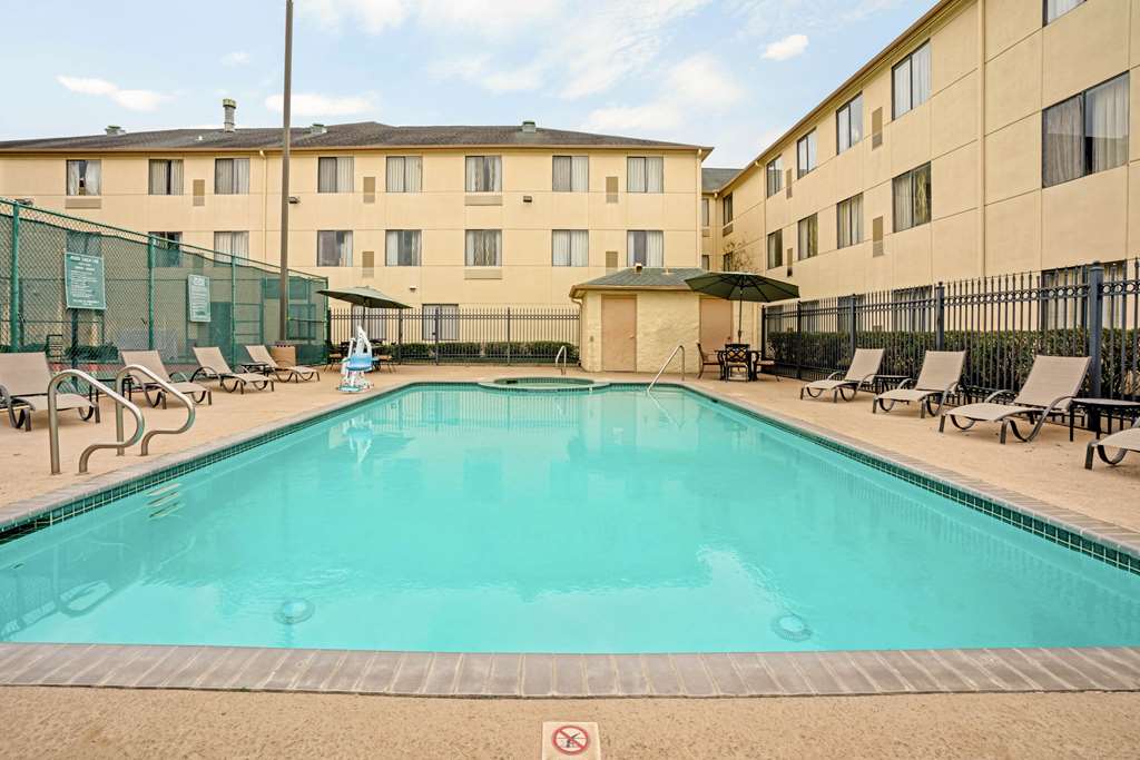 La Quinta Inn Suites Houston North Spring - photo 12