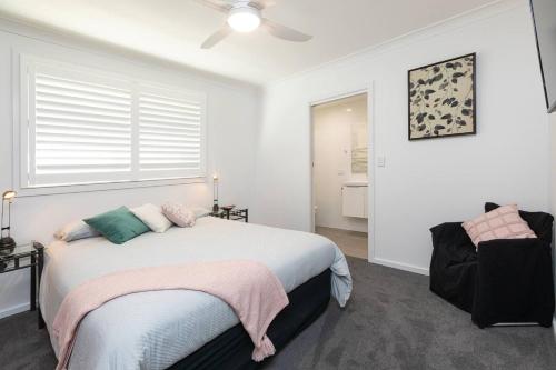 Villa 1 33 Wharf Street — 4-Star Luxury Hotel in Tuncurry, Australia