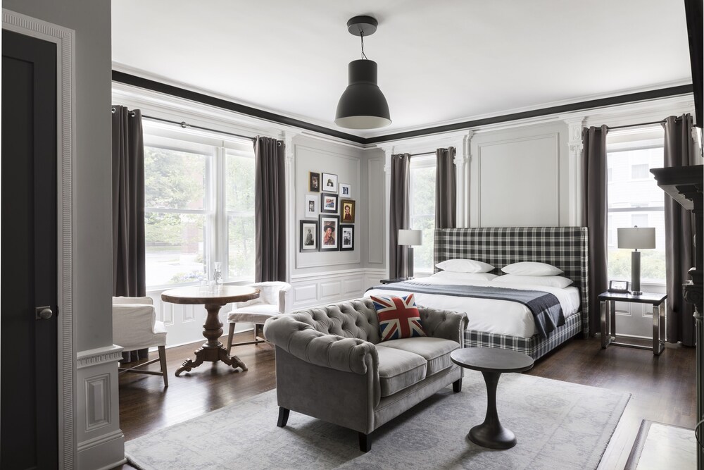 The George - photo 18