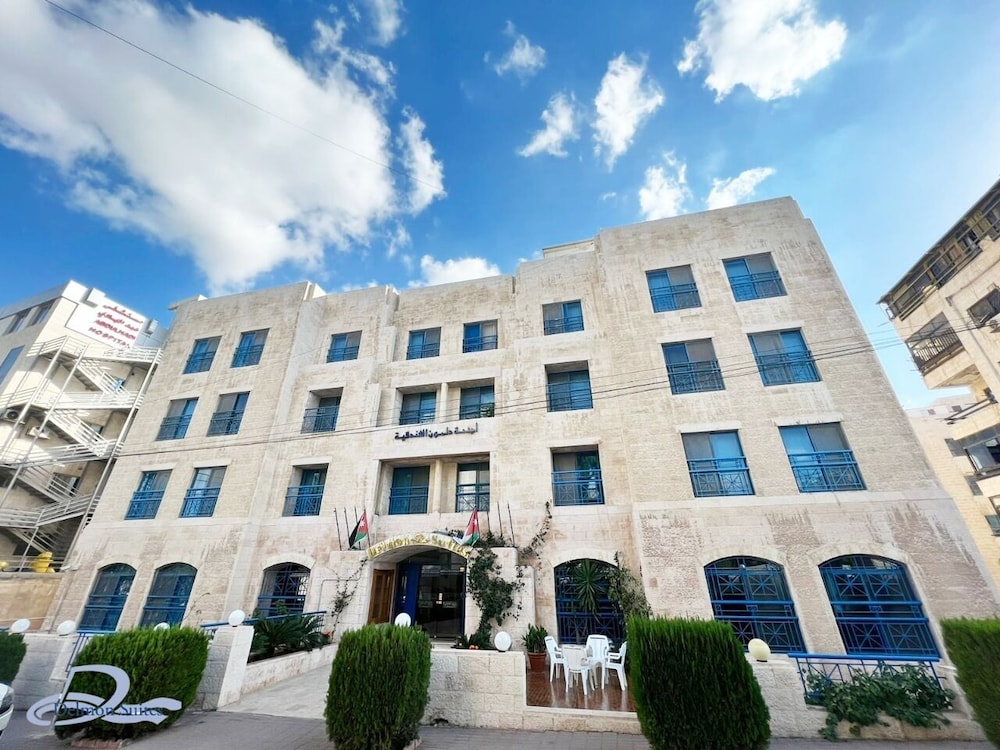 Delmon Suites - carbon neutral hotel in Amman