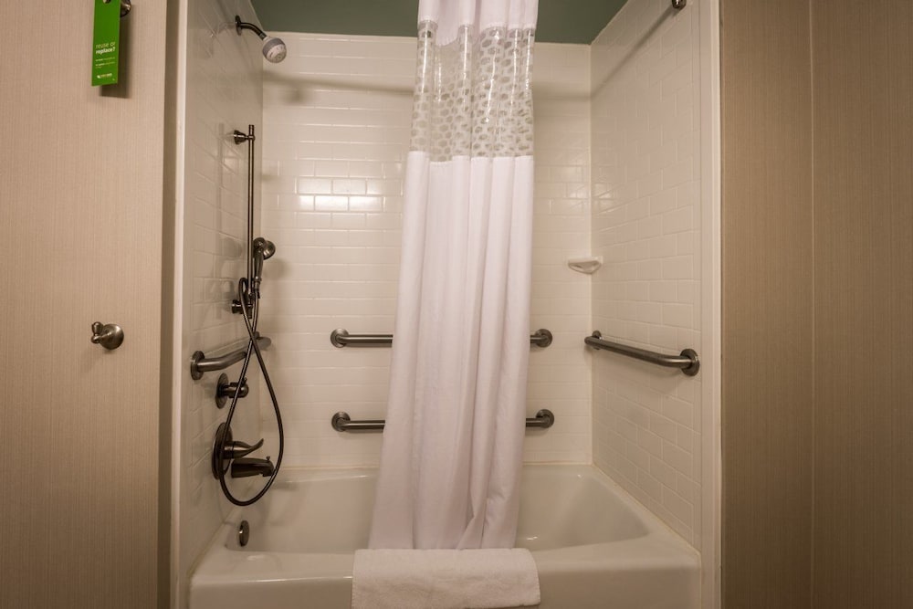Hampton Inn & Suites Gulfport I 10 - photo 38