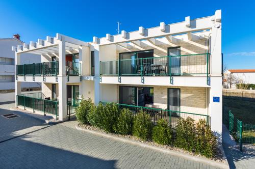 Queen Beach Apartments — 4-Star Luxury Hotel in Nin, Croatia
