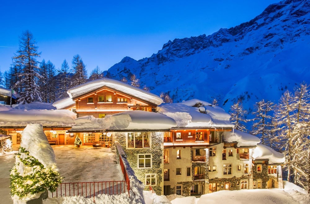 Saint Hubertus Resort in Valtournenche, Italy