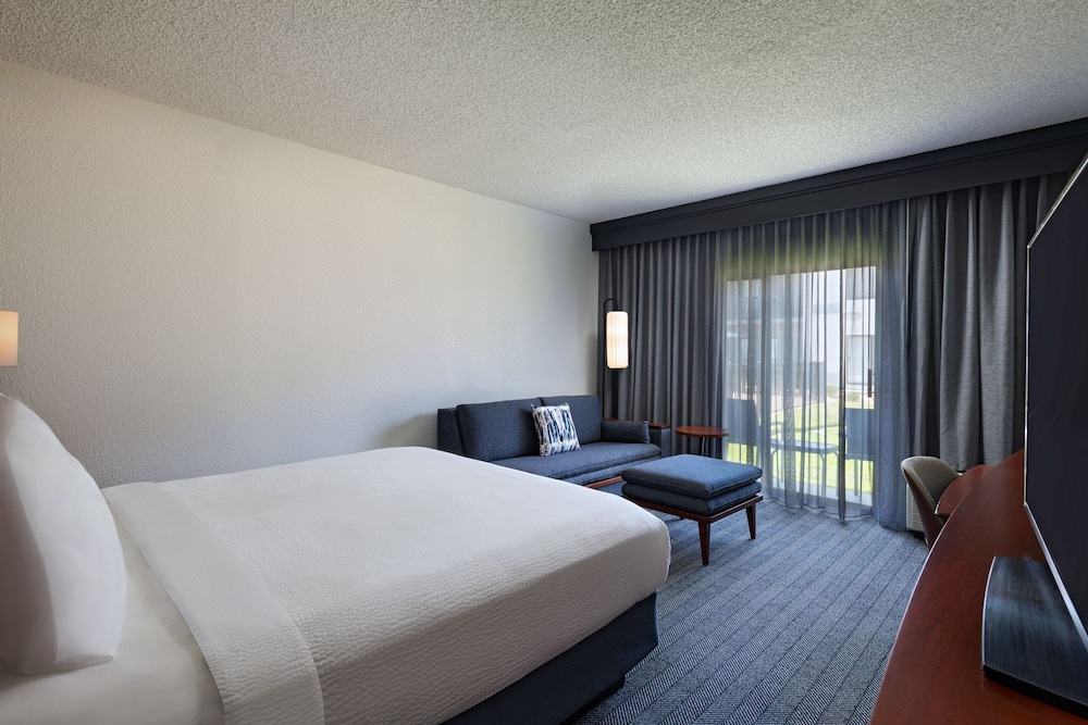 Courtyard by Marriott Fort Worth University Drive - photo 8